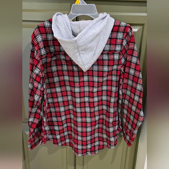 Nwt time & Tru red long sleeve button down flannel with hood - Picture 2 of 4